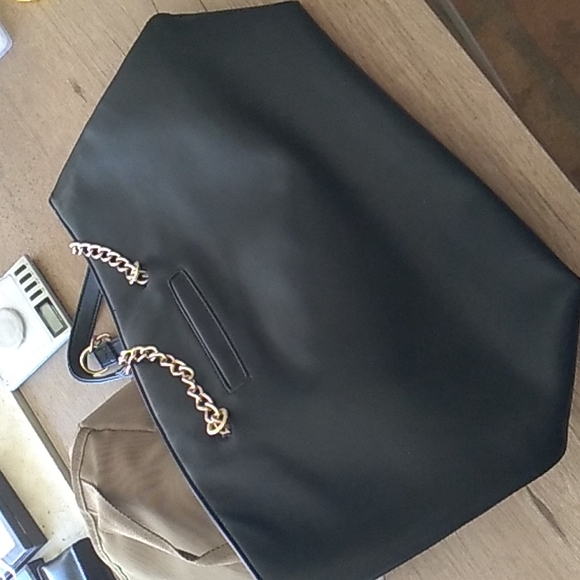 Black and gold vera New York purse - Picture 5 of 6